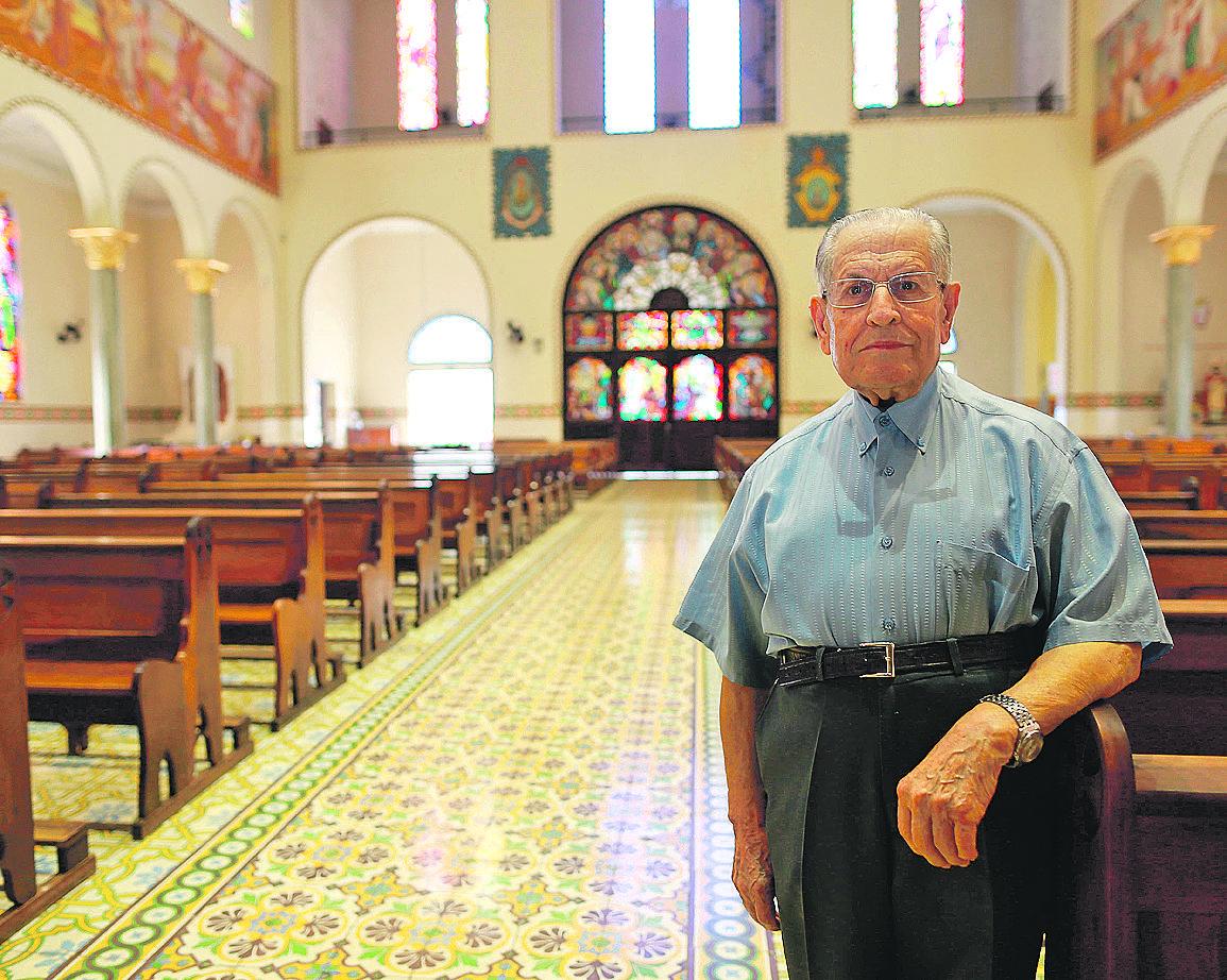 Antonino Fernandez, agostiniano cultuado pelos católicos, dentro do imponente santuário de Sto. Antônio (Leandro Ferreira/AAN)
