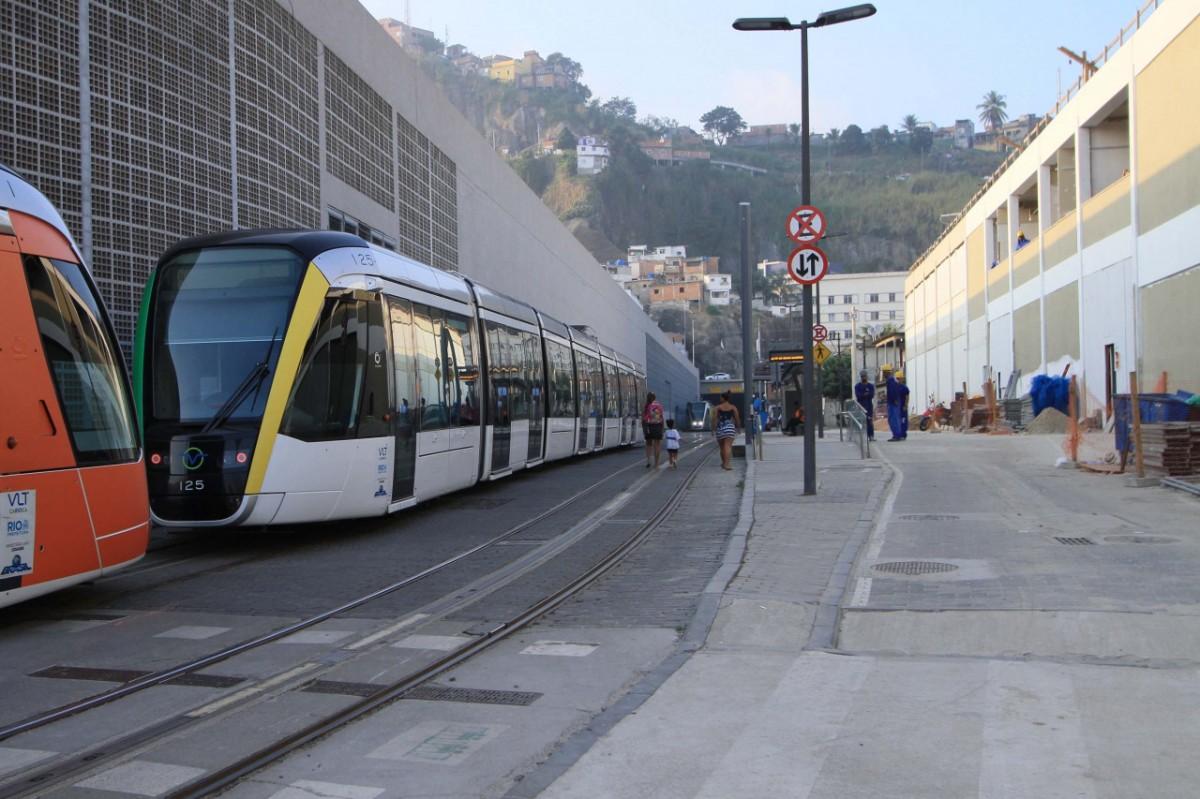 Tiroteio fecha estações do VLT no Rio (Divulgação)