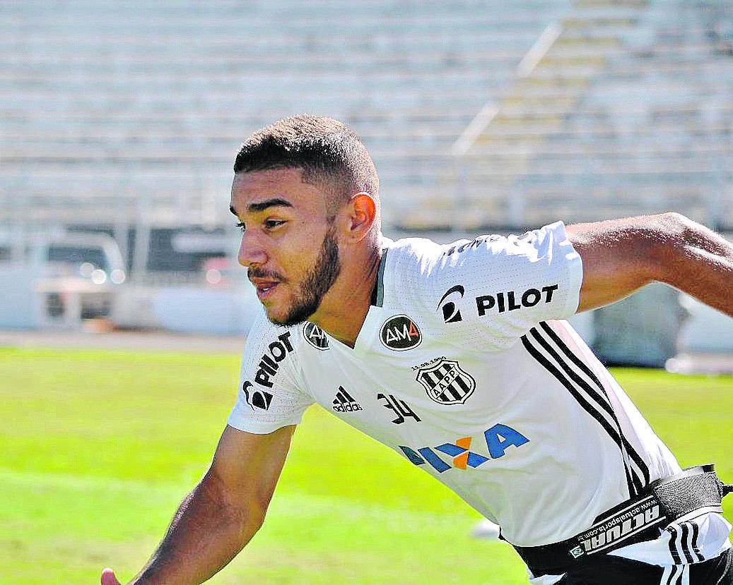 John Kleber sofreu entorse no joelho no seu primeiro treino com bola: sem necessidade de nova cirurgia  (PontePress)