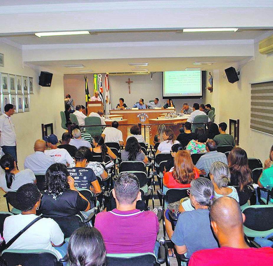 Sessão do Legislativo: alvo da acusação foi Inalda Lúcio Santana (PMDB), que negou intenção política (Divulgação)