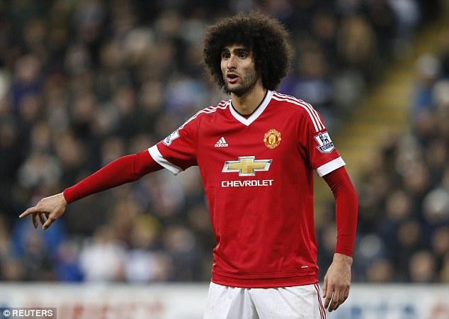 Manchester United anuncia renova&ccedil;&atilde;o de contrato com Fellaini por dois anosr
 (Divulga&ccedil;&atilde;o)