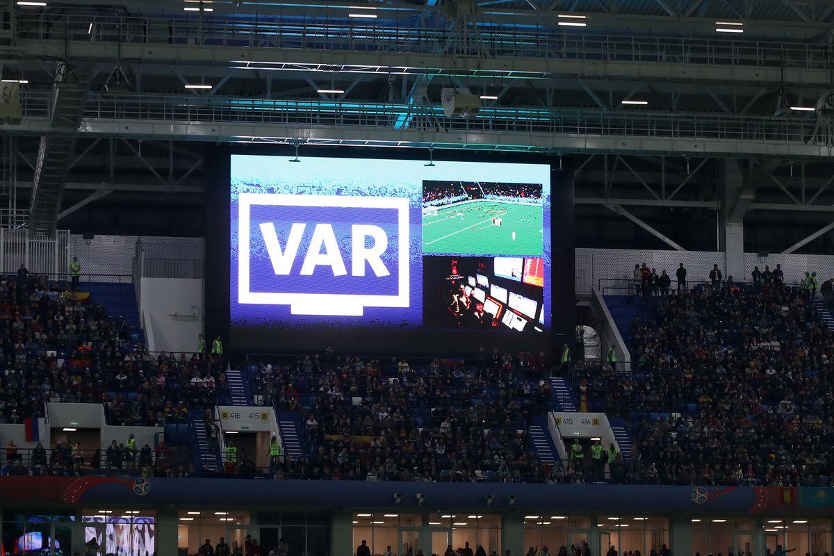 Árbitro de vídeo foi usado 335 vezes durante primeira fase do Mundial (Reprodução)
