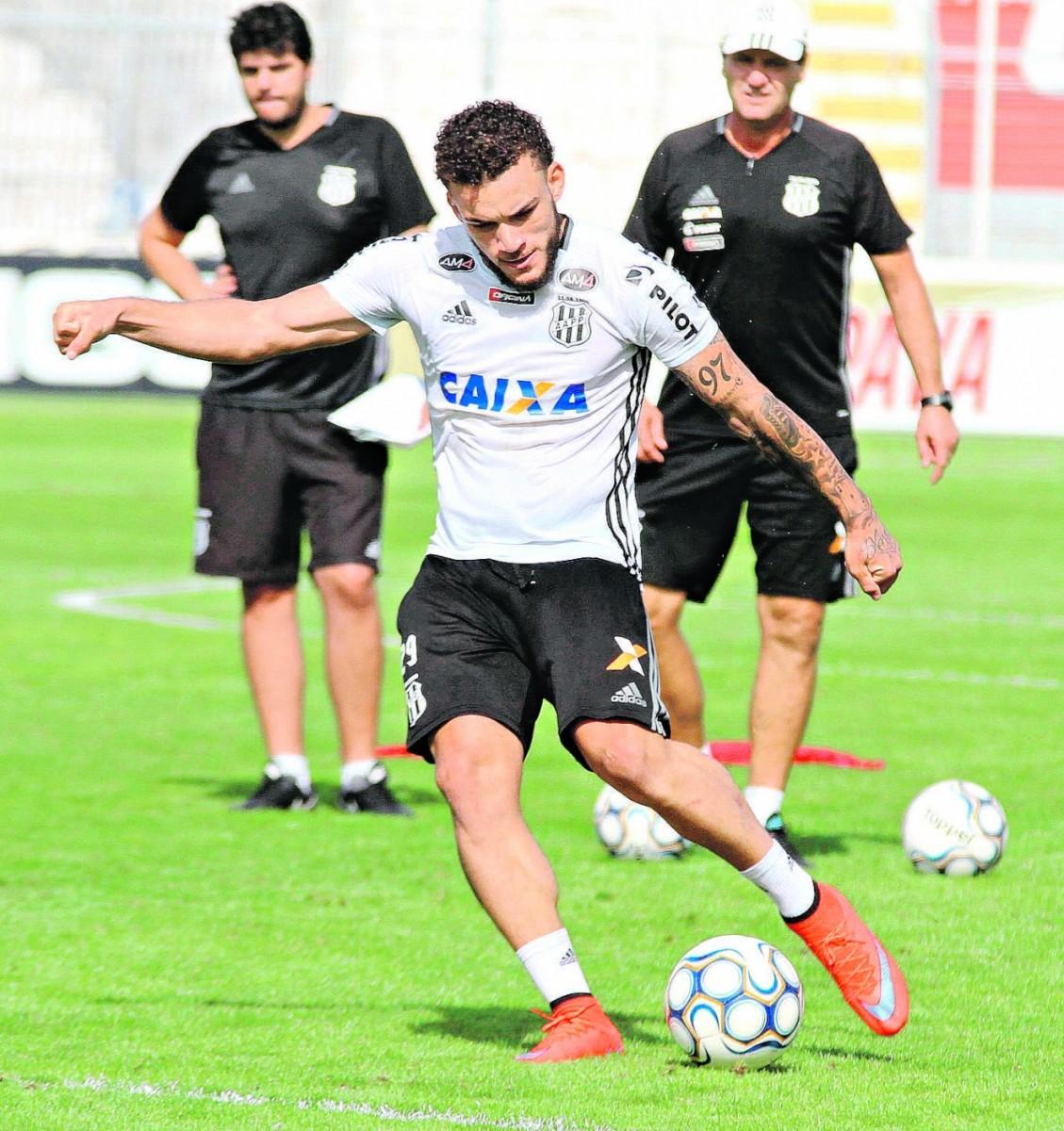 André Luís está escalado como titular da Ponte Preta no confronto marcado para as 18h no Estádio Orlando Scarpelli, em Florianópolis (Estadão Conteúdo)