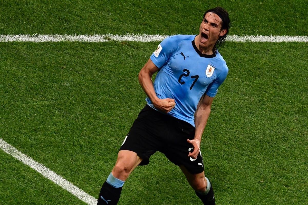 Cavani marca duas vezes e Uruguai avança (AFP)