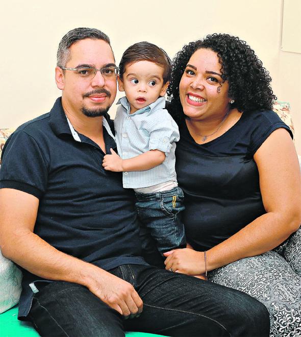 David e Cristina enfrentaram os piores prognósticos, até de um câncer raro, antes de conceberem naturalmente Samuel, garotão lindo e saudável (Leandro Ferreira)