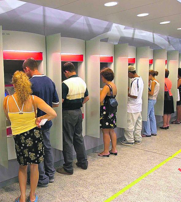 Movimento em agência: salário será transferido sem pagamento de tarifa (Cedoc/RAC)