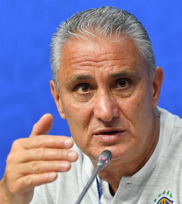Tite defende Neymar e afasta favoritismo da Seleção (AFP)