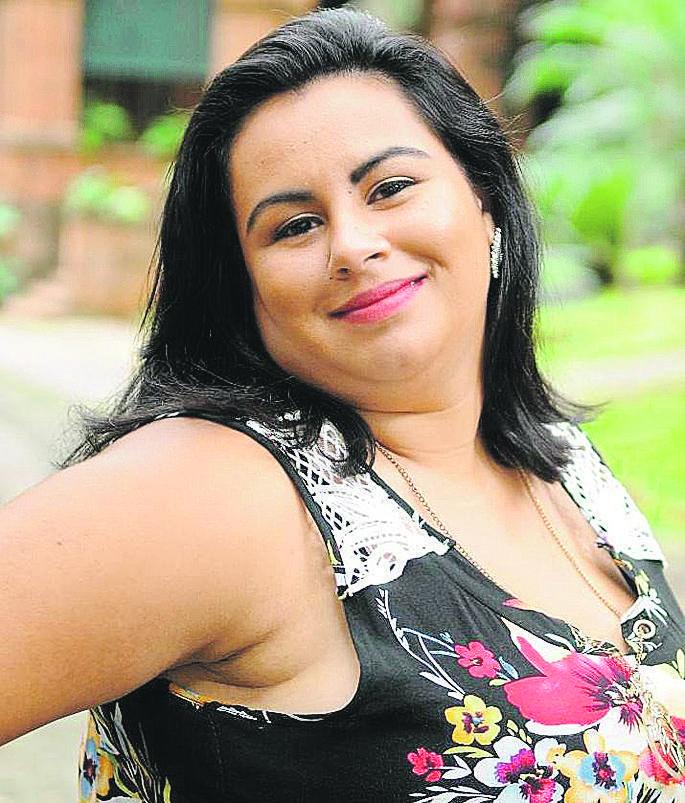 Vanderleia Pereira da Silva morreu após ir várias vezes ao PS local (Facebook)