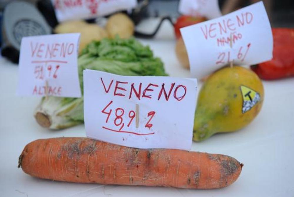 Os herbicidas foram os agrot&oacute;xicos mais comercializados no per&iacute;odo, com 62,6% do total de vendas (Fernando Frazão/ Agência Brasil)