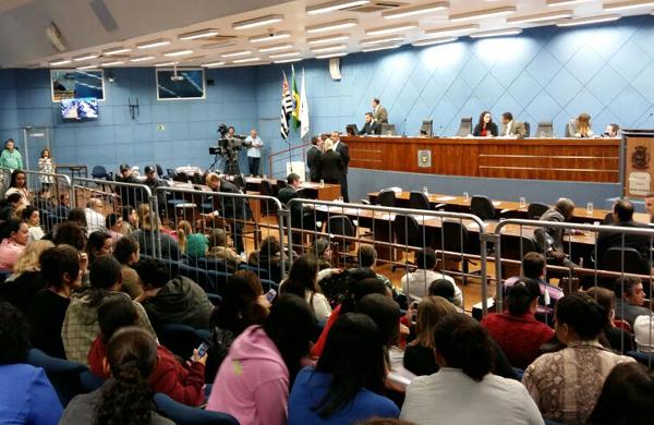 O requerimento das extraordin&aacute;rias foi apresentado pelo l&iacute;der de governo, Andr&eacute; Von Zuben (PPS) e assinada por outros 22 vereadores (Cecília Polycarpo/ AAN)