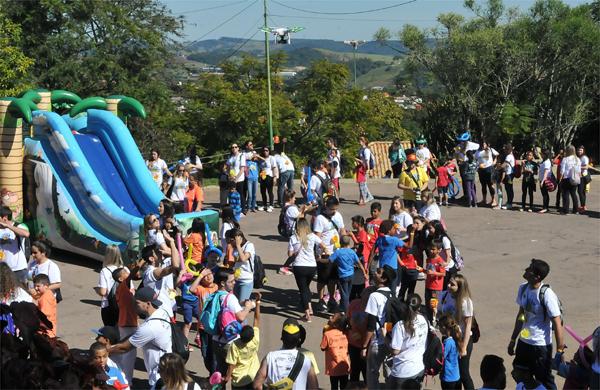 Recinto da Festa da Uva, em Vinhedo, recebeu as crian&ccedil;as, que puderam brincar e se divertir com atra&ccedil;&otilde;es realizadas por volunt&aacute;rios ( Carlos Sousa Ramos / AAN)