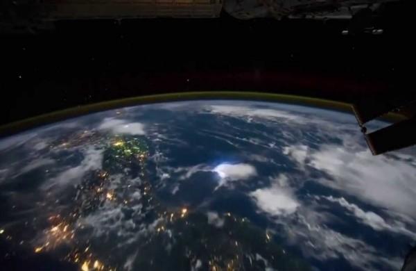 A longo prazo, o planeta azul tem uma tend&ecirc;ncia a se desacelerar pela atra&ccedil;&atilde;o gravitacional entre a Lua e o Sol, respons&aacute;vel pelas mar&eacute;s (  Divulgação)
