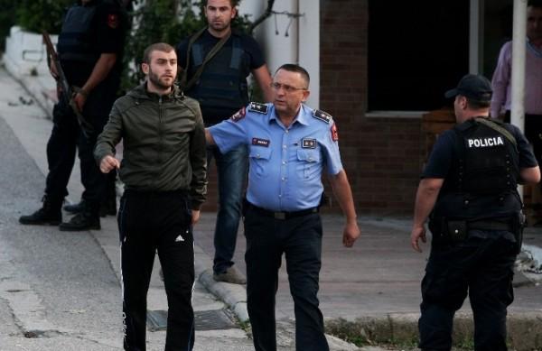  Um dois traficantes presos na cidade de Lazarat, ao sul da Alb&acirc;nia (France Press)