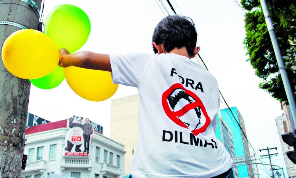 Organizadores criticam problemas econ&ocirc;micos e apontam a sa&iacute;da de Dilma como a &uacute;nica solu&ccedil;&atilde;o (Camila Moreira/ AAN)