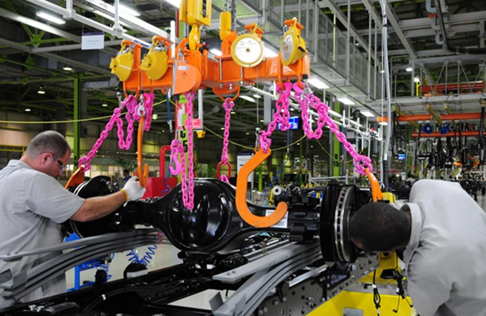 Funcion&aacute;rios da Mercedes votaram se aceitam a redu&ccedil;&atilde;o da jornada e dos sal&aacute;rios em troca da manuten&ccedil;&atilde;o dos empregos (  Cedoc/RAC)