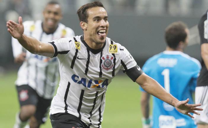 Jadson abriu o placar para o Corinthians: Tim&atilde;o est&aacute; na cola do G4 do Brasileir&atilde;o (Daniel Augusto Jr/Agência Corinthians)