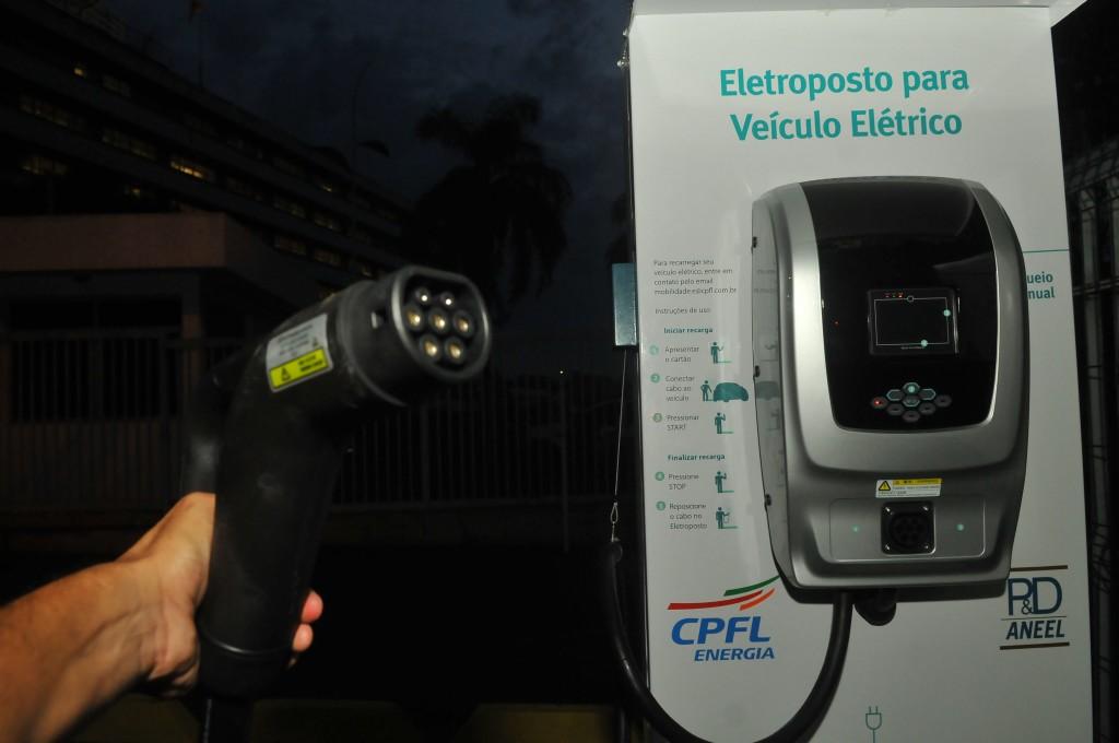 Pontos s&atilde;o do tipo carregamento r&aacute;pido e reabastecem 80% da bateria dos ve&iacute;culos em meia hora ( César Rodrigues/ AAN)