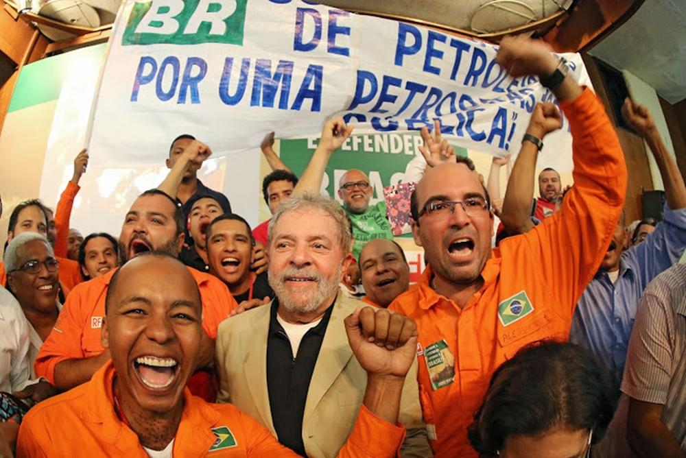 Ex-presidente Lula participou de plen&aacute;rio dos petroleiros (  Divulgação)