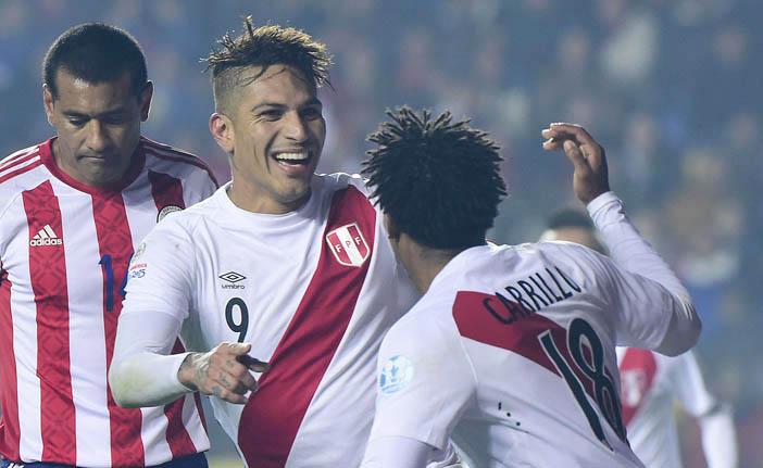Paolo Guerrero marcou o gol que garantiu o terceiro lugar para o Peru na Copa Am&eacute;rica (France Press)