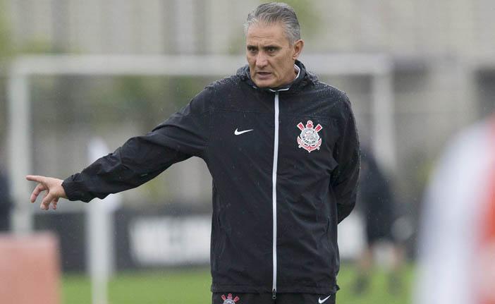 Tite est&aacute; buscando uma nova forma&ccedil;&atilde;o para o Corinthians ap&oacute;s sa&iacute;da de jogadores que eram titulares (Daniel Augusto Jr/Agência Corinthians)