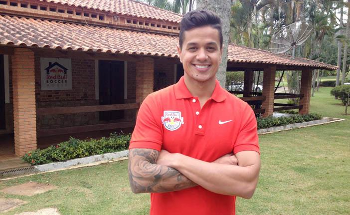 Luan, que estava jogando na Turquia, fechou contrato com o Toro at&eacute; maio de 2016 (Divulgação/Red Bull Brasil)