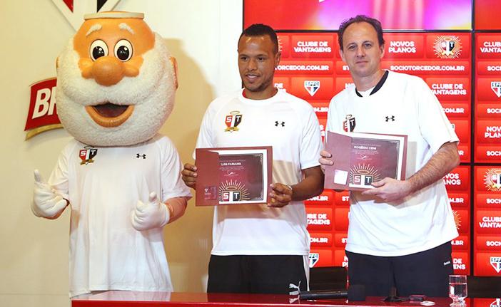 Rog&eacute;rio Ceni e Luis Fabiano estiveram no lan&ccedil;amento do novo programa do s&oacute;cio-torcedor do Tricolor do Morumbi (Rubens Chiri/saopaulofc.net)