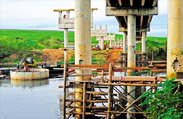 Obra foi recome&ccedil;ada ap&oacute;s longo per&iacute;odo de paralisa&ccedil;&atilde;o ( Antonio Trivelin/ Gazeta de Piracicaba )