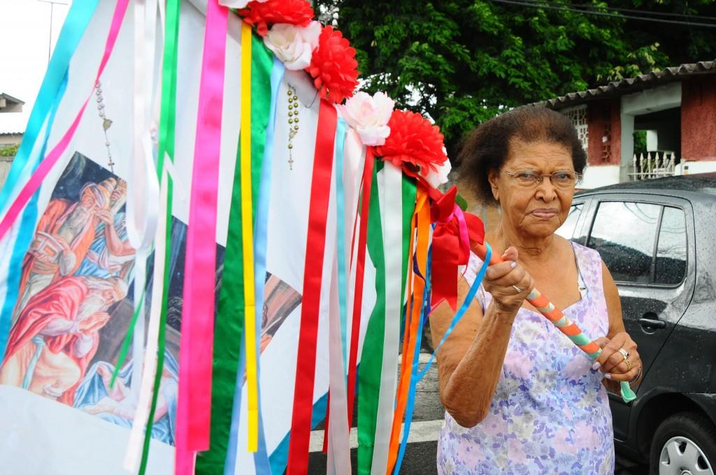 Dona Maria pediu para que a neta a substitu&iacute;sse no comando dos festejos (Elcio Alves/AAN)