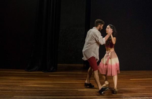 Duo formado por Filipe Sampaio e Fernanda Faez, da companhia Banana Broadway, de Campinas, que participa do Festival de Dan&ccedil;a de Joinville (Fernando Mendonça/Divulgação)