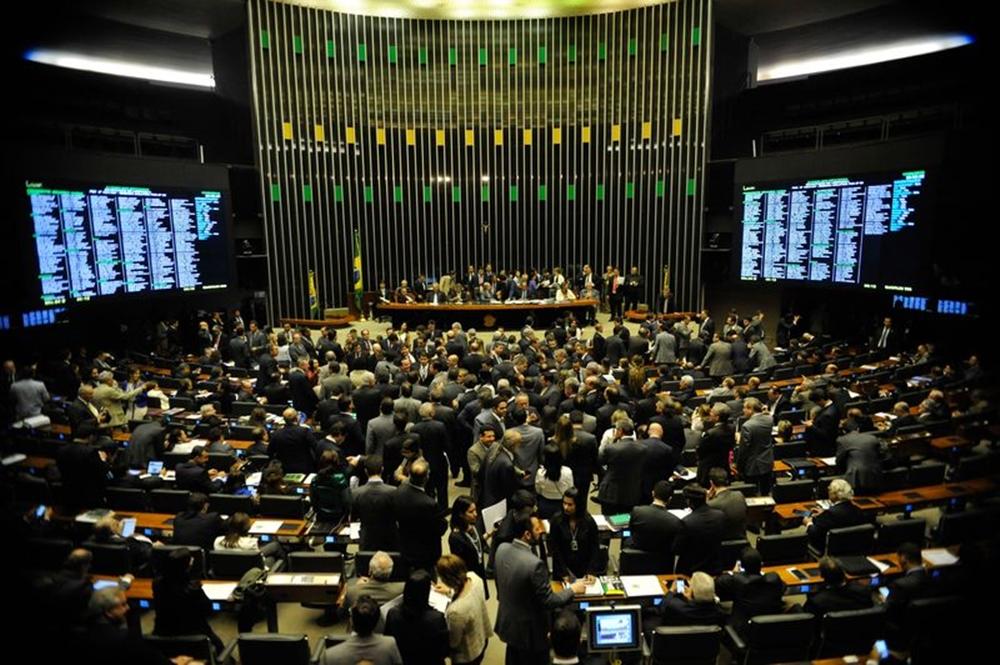 Plen&aacute;rio da C&acirc;mara durante sess&atilde;o de discuss&atilde;o e vota&ccedil;&atilde;o da reforma pol&iacute;tica (Fabio Rodrigues Pozzebom/ Ag&ecirc;ncia Brasil)