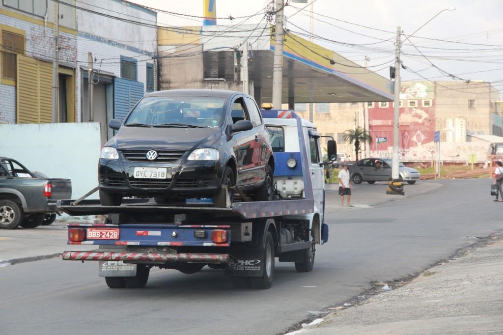 Valor do guincho estadual &eacute; de R$ 233,35, R$ 92,00 menor do que o da Prefeitura, que custa R$ 325,71 (Camila Moreira/ AAN)