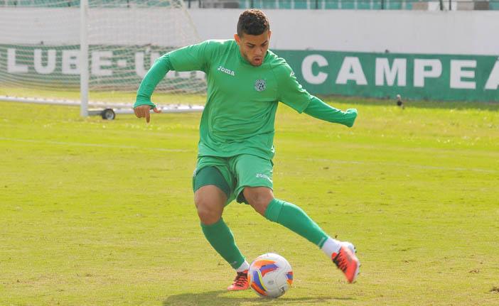O lateral-esquerdo Denis Neves deve ser a principal novidade no jogo diante do Caxias: jogador se destacou no Paulist&atilde;o pelo Botafogo (César Rodrigues/AAN)