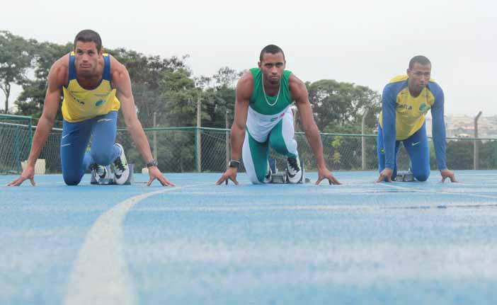 Hugo Baldu&iacute;no, Jonathan da Silva e Wagner Cardoso (da esquerda para a direita) treinando na pista do Cear, em Campinas (Camila Moreira/AAN)