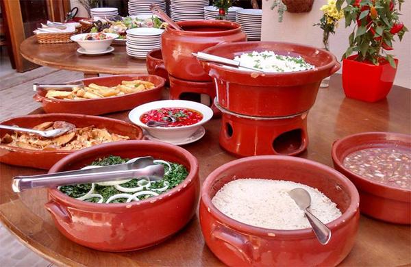 Objetivo do almo&ccedil;o para a creche &eacute; levantar recursos para reformar a institui&ccedil;&atilde;o. J&aacute; para o Padre Aroldo, &eacute; ajudar na manuten&ccedil;&atilde;o dos servi&ccedil;os comumente prestados (  Divulgação)