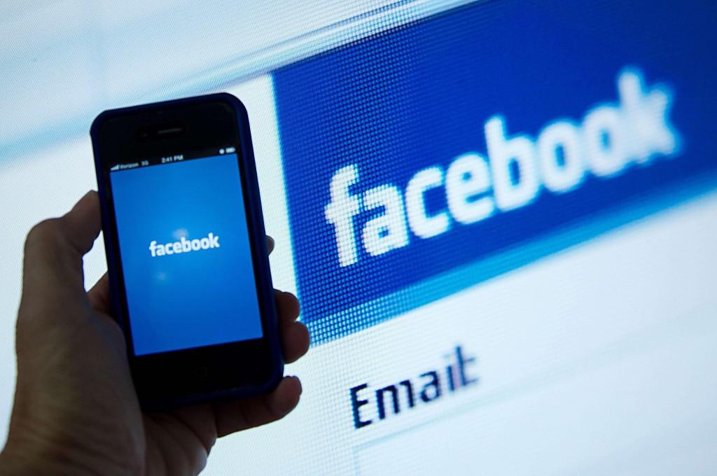 Facebook &eacute; um site e servi&ccedil;o de rede social que foi lan&ccedil;ado em 4 de fevereiro de 2004 (Karen Bleier/France Press)