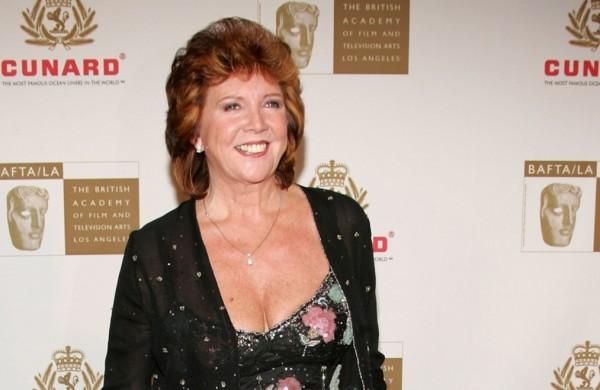 A carreira de Cilla Black come&ccedil;ou no in&iacute;cio dos anos 1960 depois de ela conhecer os Beatles no The Cavern Club, em sua cidade natal de Liverpool (France Presse)