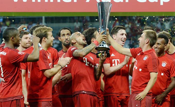 Jogadores do Bayern de Munique comemoram o t&iacute;tulo da Audi Cup (France Press)