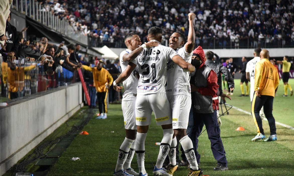 Lucas Barbosa marcou gol nos acréscimos do jogo contra o La Calera (Ivan Storti/ Santos FC)
