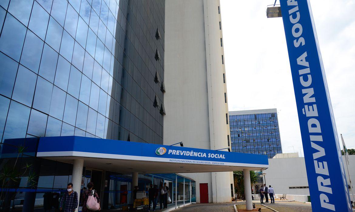 Para reduzir a fila de exames periciais agendados, foi definida a realização de até 12 atendimentos diários por profissional (Agência Brasil)