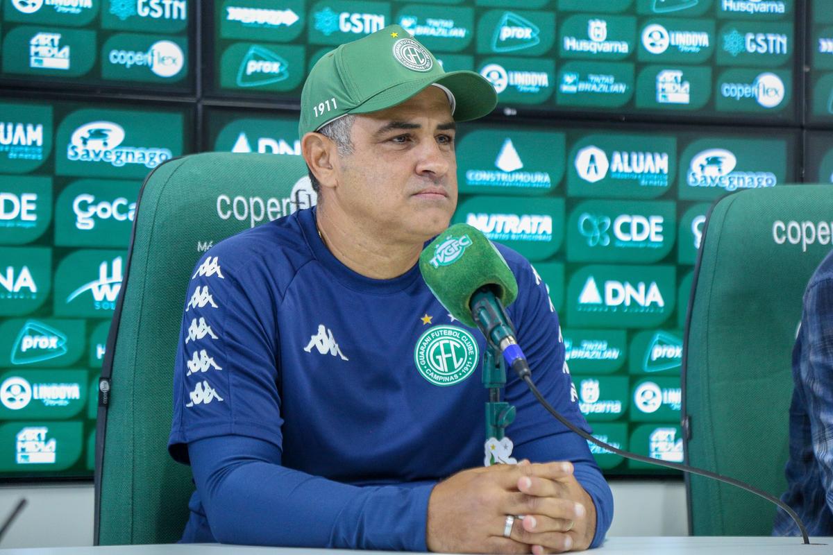 Marcelo Chamusca atende a imprensa em sua primeira coletiva como novo técnico do Guarani (Thomaz Marostegan/Guarani FC)