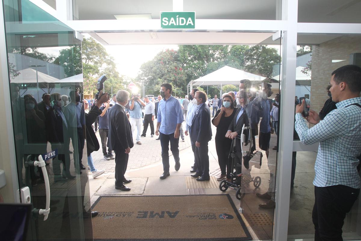O governador do Estado de São Paulo, Rodrigo Garcia, chega para visitar o Ambulatório Médico de Especialidades (AME) de Campinas (Ricardo Lima)