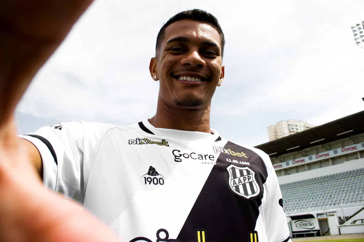 O zagueiro Thiago Oliveira recebeu o terceiro cartão amarelo e cumprirá suspensão automática diante do Sport (Diego Almeida/PontePress)
