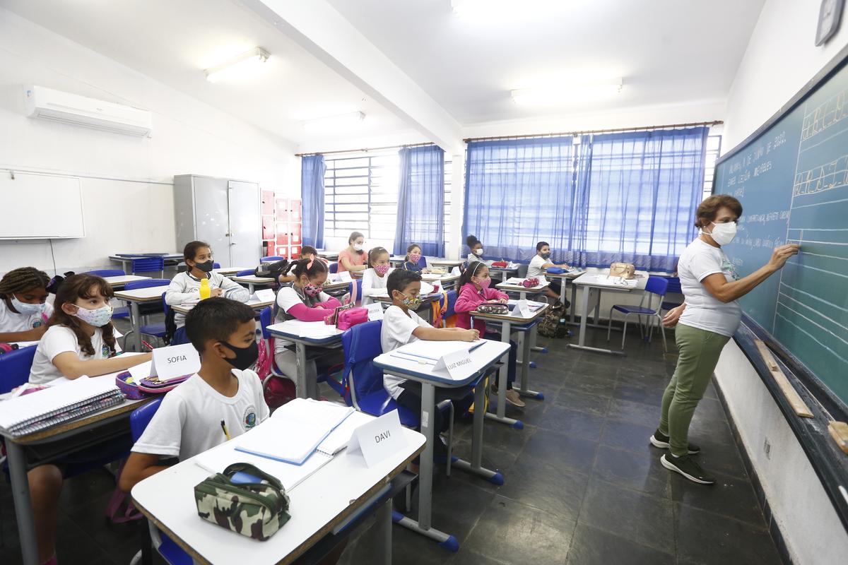 Alunos da rede municipal de Valinhos na sala de aula: no caso dos estudantes, recomendação foi reforçada (Gustavo Tilio)