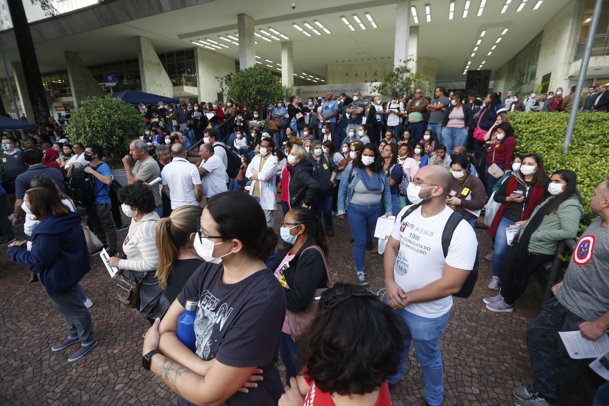 Assembleia realizada na terça-feira, quando servidores municipais rejeitaram proposta da Administração (Gustavo Tilio)