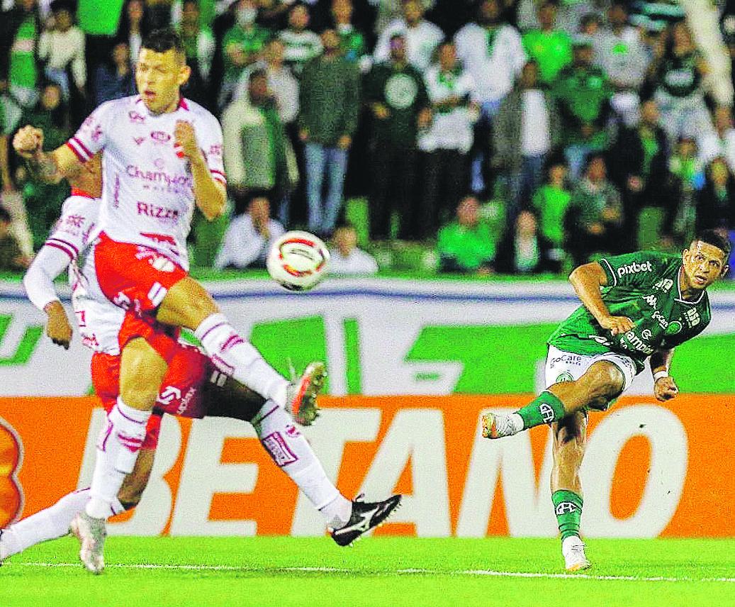 Marcelo Chamusca apostou na manutenção de boa parte do time titular que enfrentou o Sampaio Corrêa (Thomaz Marostegan/Guarani FC)
