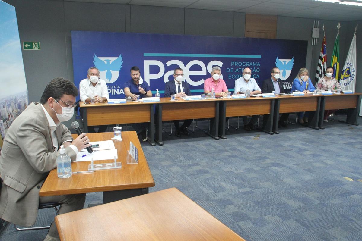 ‘Objetivo é possibilitar que as empresas possam se regularizar, gerar mais empregos, crescer’, afirmou o prefeito Dário Saadi no evento de lançamento do programa (Manoel de Brito)
