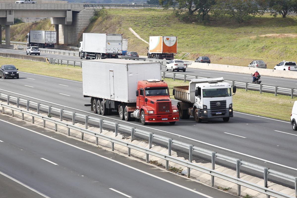 Caminhões são abundantes na Rodovia D. Pedro I, o que torna a região de Campinas atraente para esse crime (Gustavo Tilio)