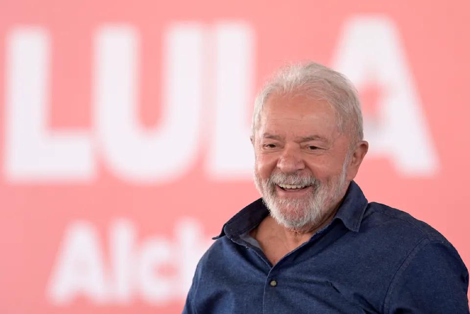 A pesquisa foi feita com 2.556 eleitores acima dos 16 anos em 181 cidades de todo o país: Lula mantém liderança (DOUGLAS MAGNO/AFP)
