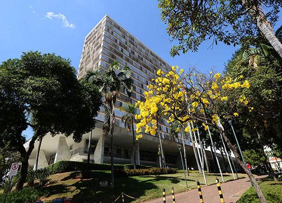 São convocações para vários cargos na Educação e para 40 vagas para agentes de ação social (Carlos Bassan/Arquivo PMC)
