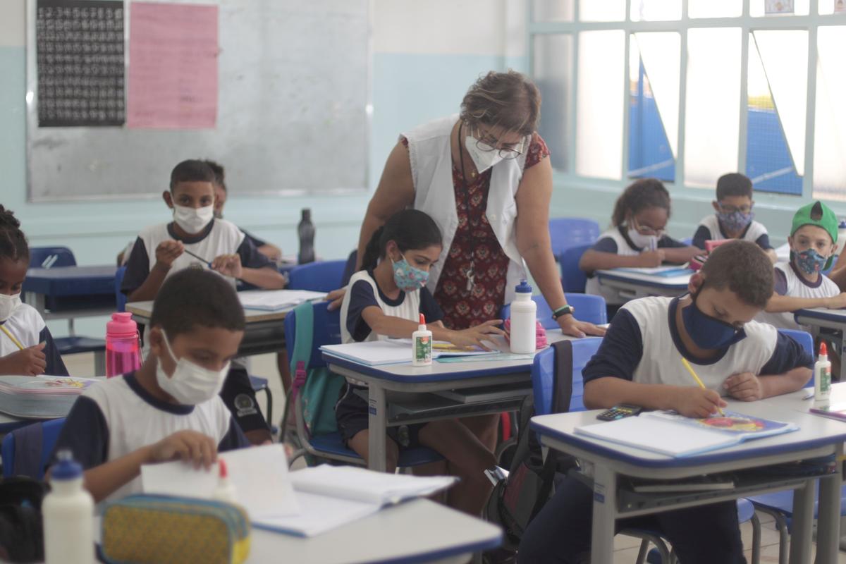 Alunos em sala de aula de escola da rede municipal: a Educação foi um dos setores que receberam alerta do Tribunal de Contas do Estado (TCE) (Ricardo Lima)